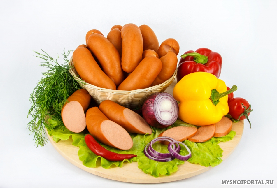 Колбасы екатеринбург. Колбаса сабантуй экопрод халяль. Ветчина вегус. Сервелат фирменный спк. Колбаса докторская белорусская.